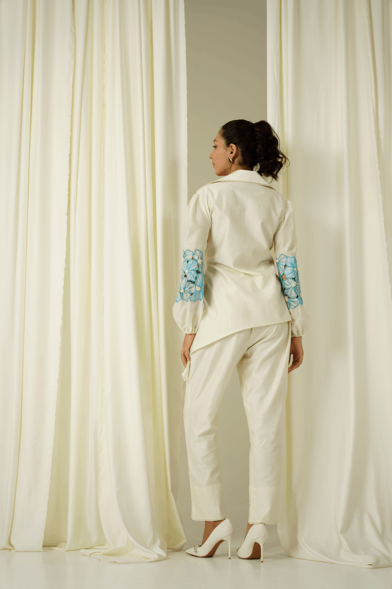 Ivory Co-ord Set With Tie-up